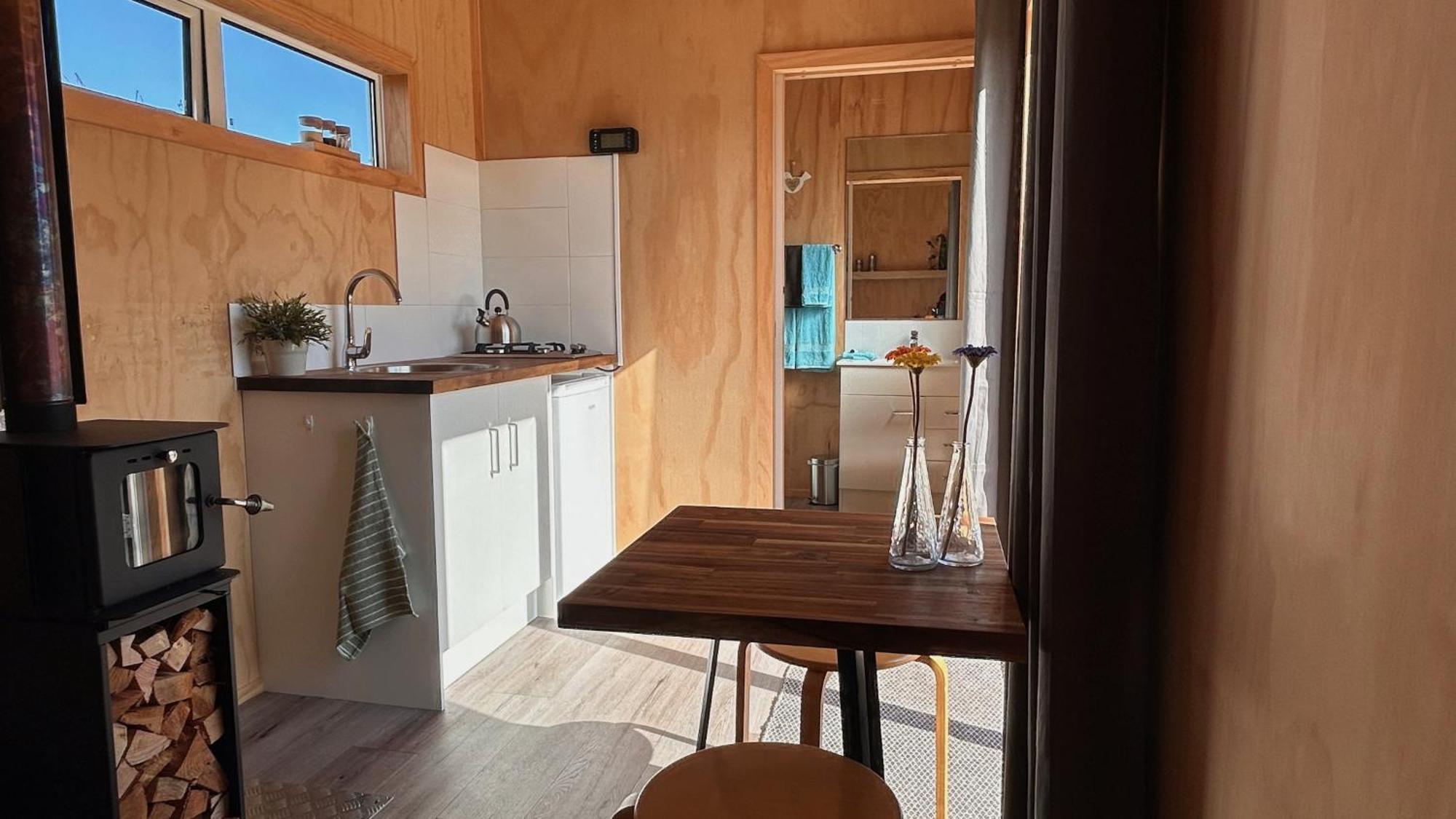 Cosy Tiny Container Cabin Carterton Exterior foto